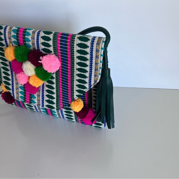 Boho Women’s Woven Pom Pom Tassel Crossbody Bag - Picture 5 of 8